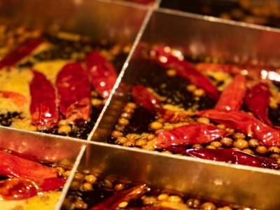 张勇回归海底捞：是破局关键，还是向现代化治理过渡的契机？