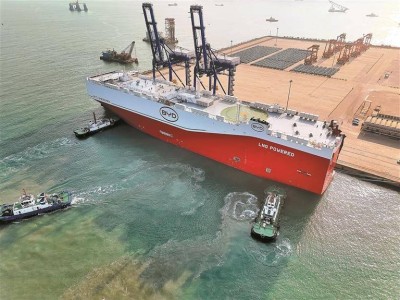 新年启航！比亚迪“深圳号”载6000余辆国产新能源车从小漠港驶向欧洲