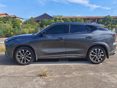 插混SUV市场崛起：比亚迪宋Pro领跑，年销超18万累计破百万