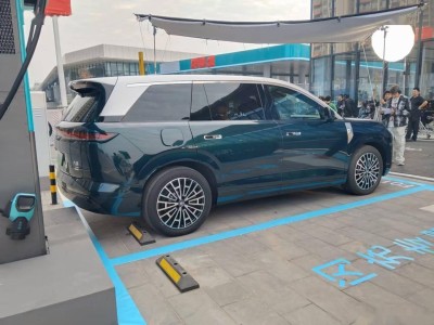 比亚迪唐9系无伪装实车亮相，“大唐”或至，百公里加速4.9秒引期待