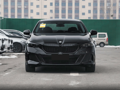 2026款宝马5系焕新登场，36.8万元起售，价格下调配置再升级