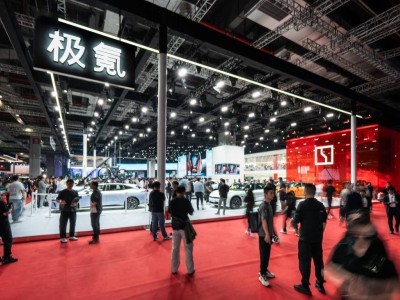 极氪科技V4极充兆瓦桩首发即落地杭州 引领新能源充电迈入单枪兆瓦新纪元