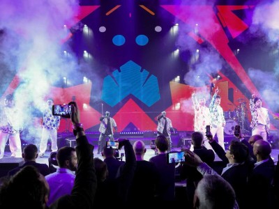 人形机器人租赁“江湖”：春晚“试金” 品牌竞逐 价格“跳水”下的生存突围