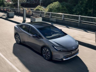 丰田加码混动赛道：2028年产量剑指670万，多家车企布局混动市场