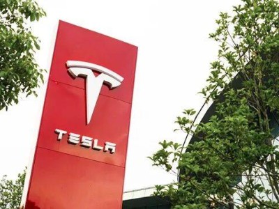 特斯拉“瘦身”转型：押注AI与机器人，能否破局未来市场？