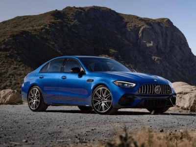 AMG C63告别插混四缸时代，未来车型回归燃油并换装直列六缸引擎