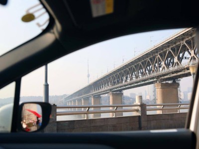 “人工智能+文旅”融合新探索：全国十城上线无人驾驶文旅专线