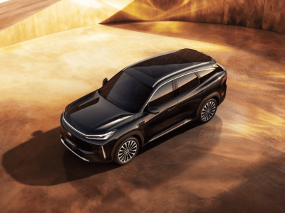 吉利银河M7米兰首秀：三大黄金价值重塑中级电混SUV新标杆