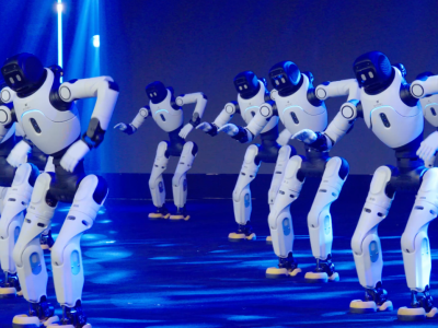 《机器人奇妙夜》全球首演：机器人秀绝活，共舞华尔兹创多项突破