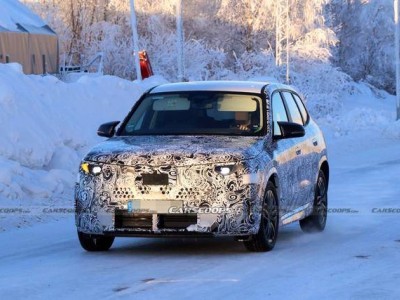 2027中期改款宝马X1路测图流出，新世代前脸与座舱科技引领新潮流