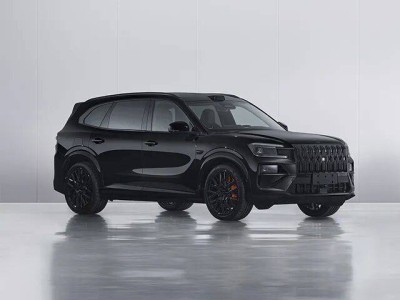 极氪8X全黑性能版来袭！三电机1400马力，能否成50万级SUV新宠？