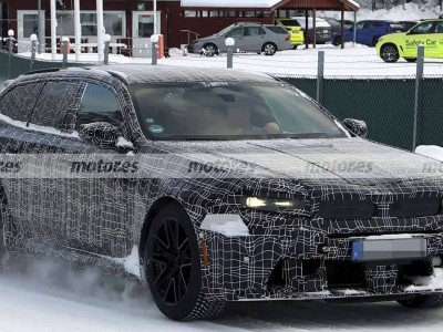 宝马M5旅行版中期改款谍照曝光 4.4T V8插混加持 2027年春将登场