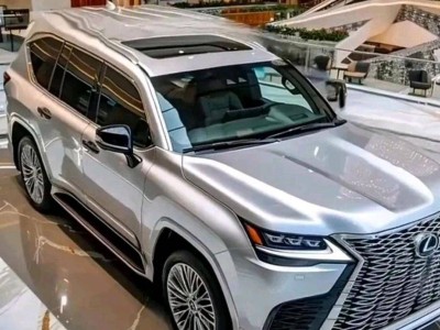 雷克萨斯LX570：V8绝唱铸就硬派豪华传奇，经典座驾永载越野史册