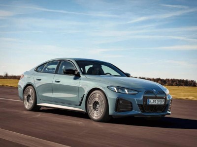 宝马M未来两年半计划推30款新车，电动化浪潮下手动变速箱或渐行渐远