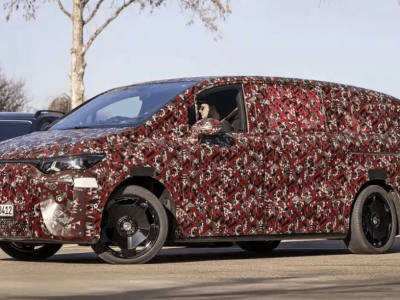 奔驰电动MPV新突破：3月10日首发，后轮转向+800V平台重塑豪华出行