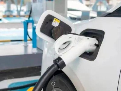 小米电池硬核挑战枪击测试，多道防护铸就安全新标杆