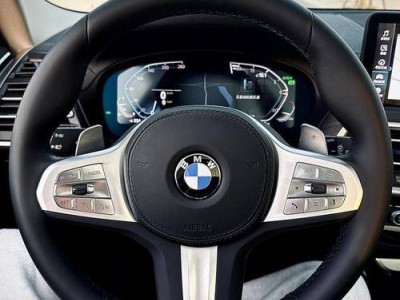 油车露营续航无忧更安心，电车外放电便利但电量焦虑待解