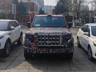 红旗硬派越野SUV谍照来袭！四电机三把锁加持，或2026年进军高端市场