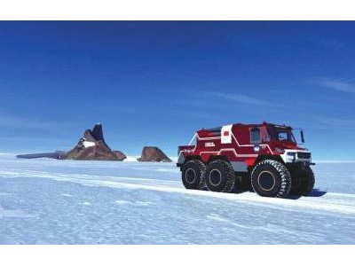 疾驰冰原！国产“雪豹”南极万公里测试圆满收官 填补装备空白