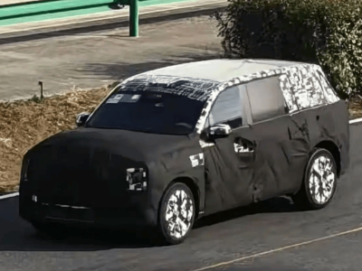 尊界SUV谍照来袭!高大外观配固定扰流板 2026年持续发力“国产天花板”