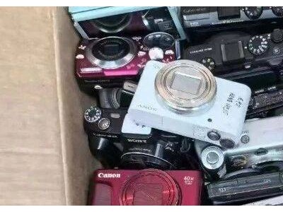 相机市场“怀旧热”：多款老相机价格飙升，收藏需理性看待风险