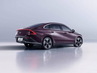 比亚迪吉利齐发力！10万级插混增程“大变样” 省钱又实用