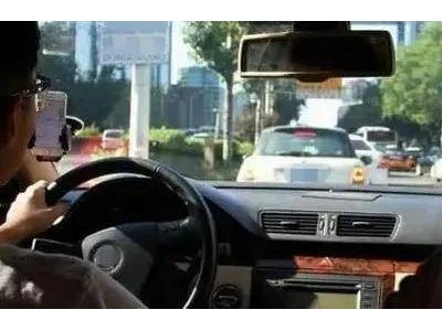 家用车年行驶多少公里才不浪费？专家：低于此数，买车或成“负担”