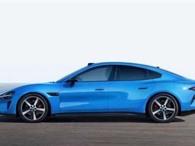 雷军直播透露小米汽车新动作：10倍投入筑安全基石 携手行业共筑安全未来