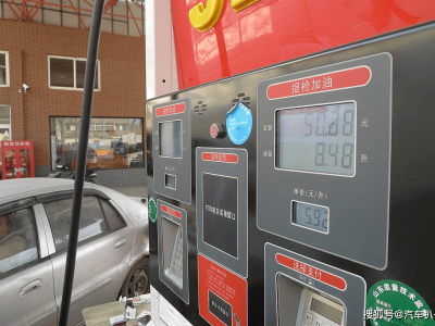 油价走低电池扩容：混动与油车边界模糊，用车新趋势悄然浮现