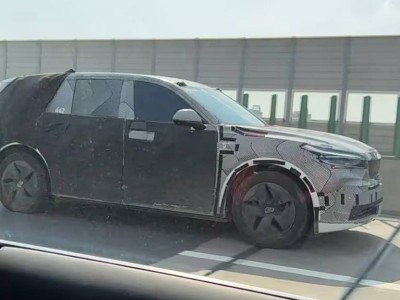 乐道L80路试谍照来袭：超5米车身+双屏交互 纯电驱动能否成市场新宠？