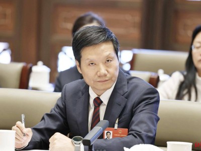 雷军谈科技创新：人形机器人将进厂 小米未来五年投2000亿研发