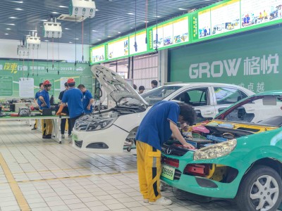 学新能源汽车技术选重庆万通：专业师资+实训条件+就业保障助力技能成才