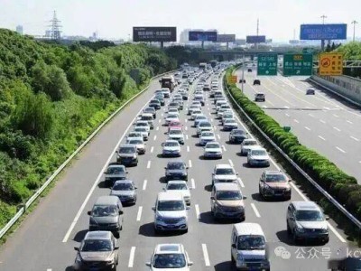 高速连续开五六小时，发动机无需停歇？老司机：别瞎操心，多关心自己和轮胎刹车