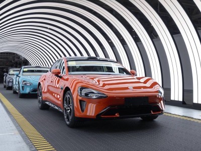 小米SU7谢幕：以38.1万辆交付书写传奇，新一代SU7如何续写新篇？