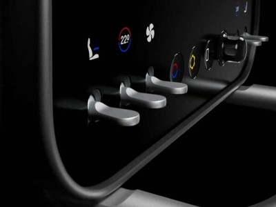 法拉利“逆流而上”：不顾成本增加 毅然回归物理按键方向盘