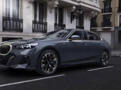 宝马换代i5拥抱“新世代”：告别共平台，专用纯电架构开启新征程