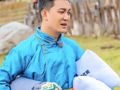 从村长到科技新贵:52岁李锐迪拜签12亿大单,跨界人生同样精彩