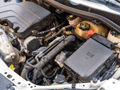 积碳清洗别盲目跟风！理性对待，按需处理让养车更轻松