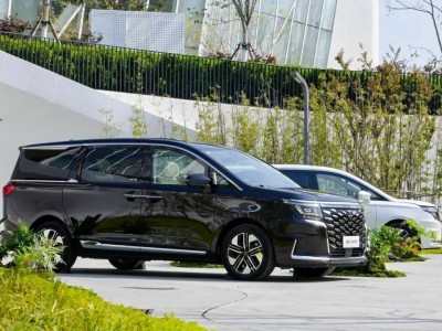 江淮瑞风RF8悦享系列上市,空间舒适动力强,开启MPV新体验