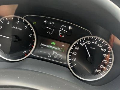 15万级混动轿车：都市通勤经济之选，舒适与智慧并存的家庭出行伙伴