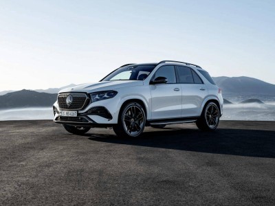 奔驰发布新款GLE与GLS:V8引擎登场,星辉元素闪耀内外设计