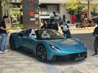 玛莎拉蒂MCPURA国内首秀！赛道性能升级，“零百”加速2.9秒超带感