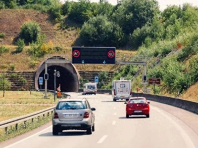 插混“没电”≠油车！两年亏电实测，混动优势在亏电时更显真章