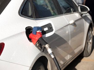 加油别盲目跟风！选对适配油标号，让发动机安静又动力满满