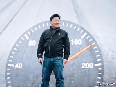 张雪机车成绩亮眼但“造神”需谨慎：理性看待方能行稳致远