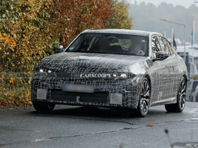 全新宝马3系燃油版谍照流出，多项升级来袭，奔驰C级如何应对挑战？