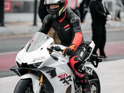 张雪机车：修车工出身的“雷军式”创业者，如何搅动中国摩托江湖？