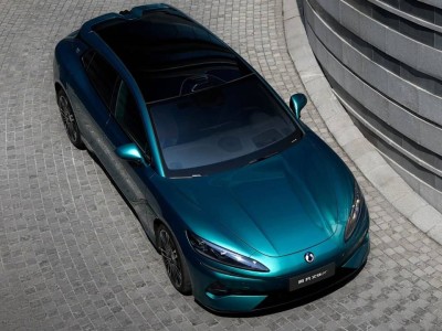 比亚迪闪充来袭：插混增程受冲击，低价车型或面临严峻挑战