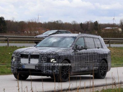 宝马旗舰SUV纯电转型新动作 全新iX7谍照亮相 预计2027年上市售价超10万美元