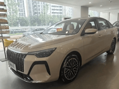 全新荣威i6 4月13日开启预售 高智能中控与高效动力成家用新宠